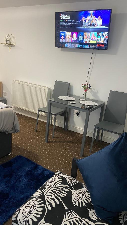 Bv Homely Studio Fourteen At Deighton Huddersfield Buitenkant foto